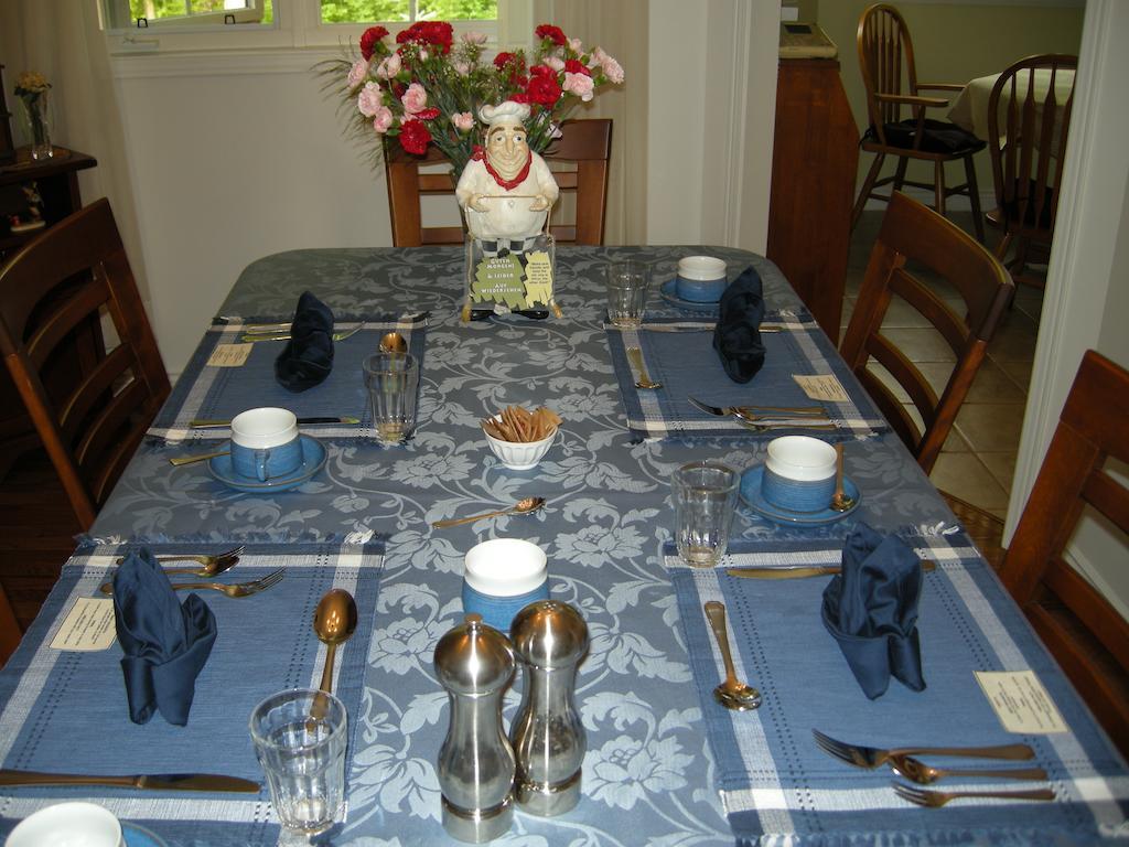 Victoria Harbour Tucked Inn The Harbour B&B מראה חיצוני תמונה