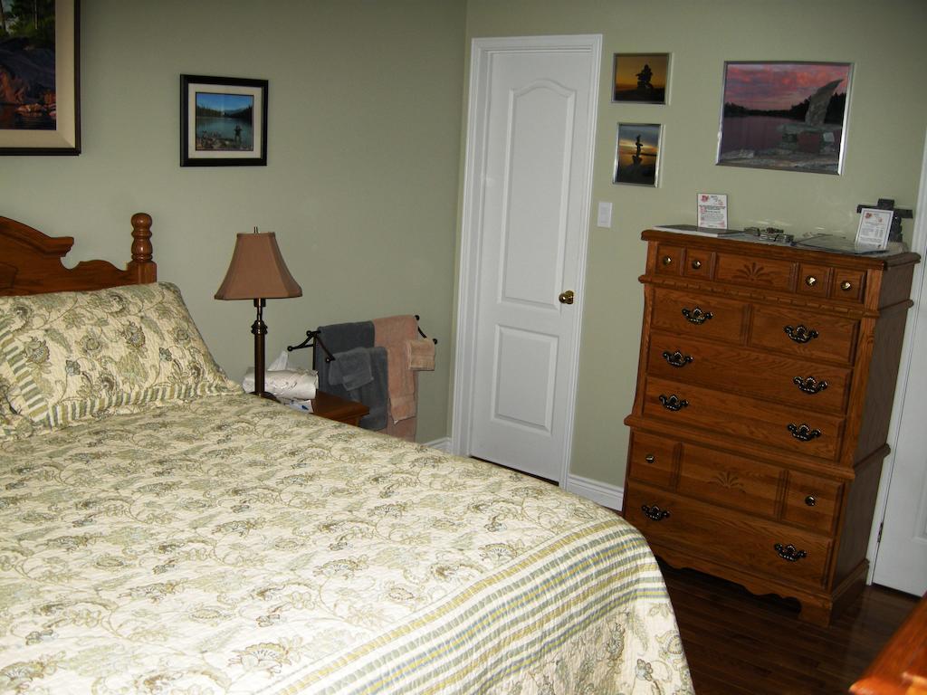 Victoria Harbour Tucked Inn The Harbour B&B חדר תמונה