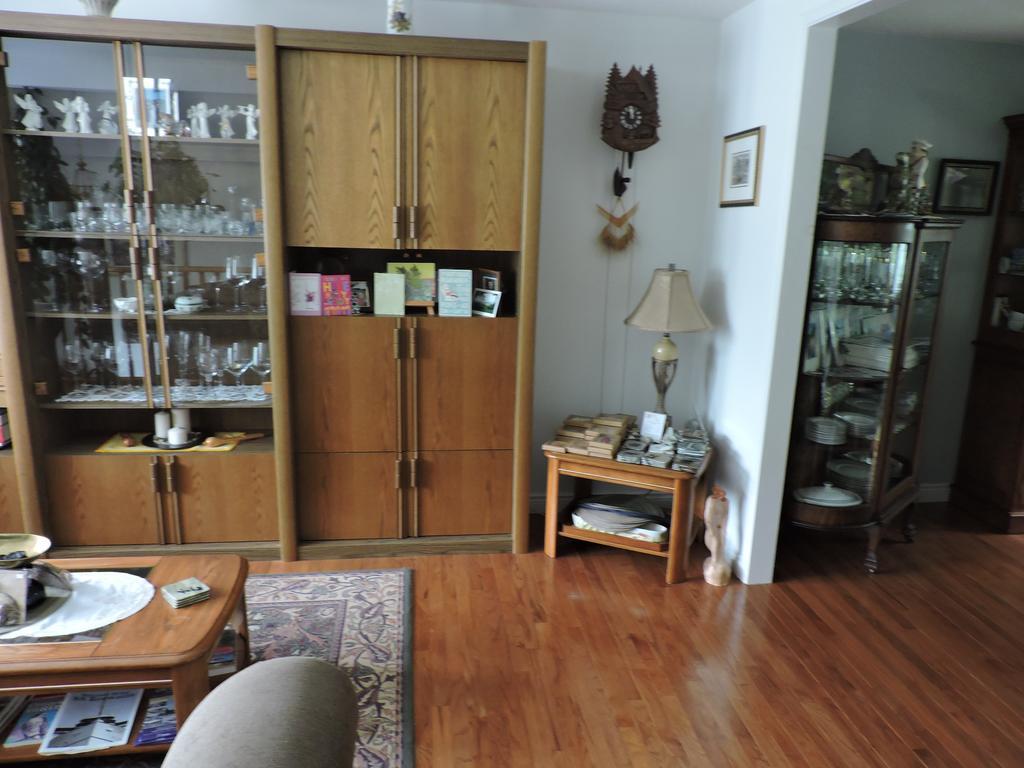Victoria Harbour Tucked Inn The Harbour B&B מראה חיצוני תמונה