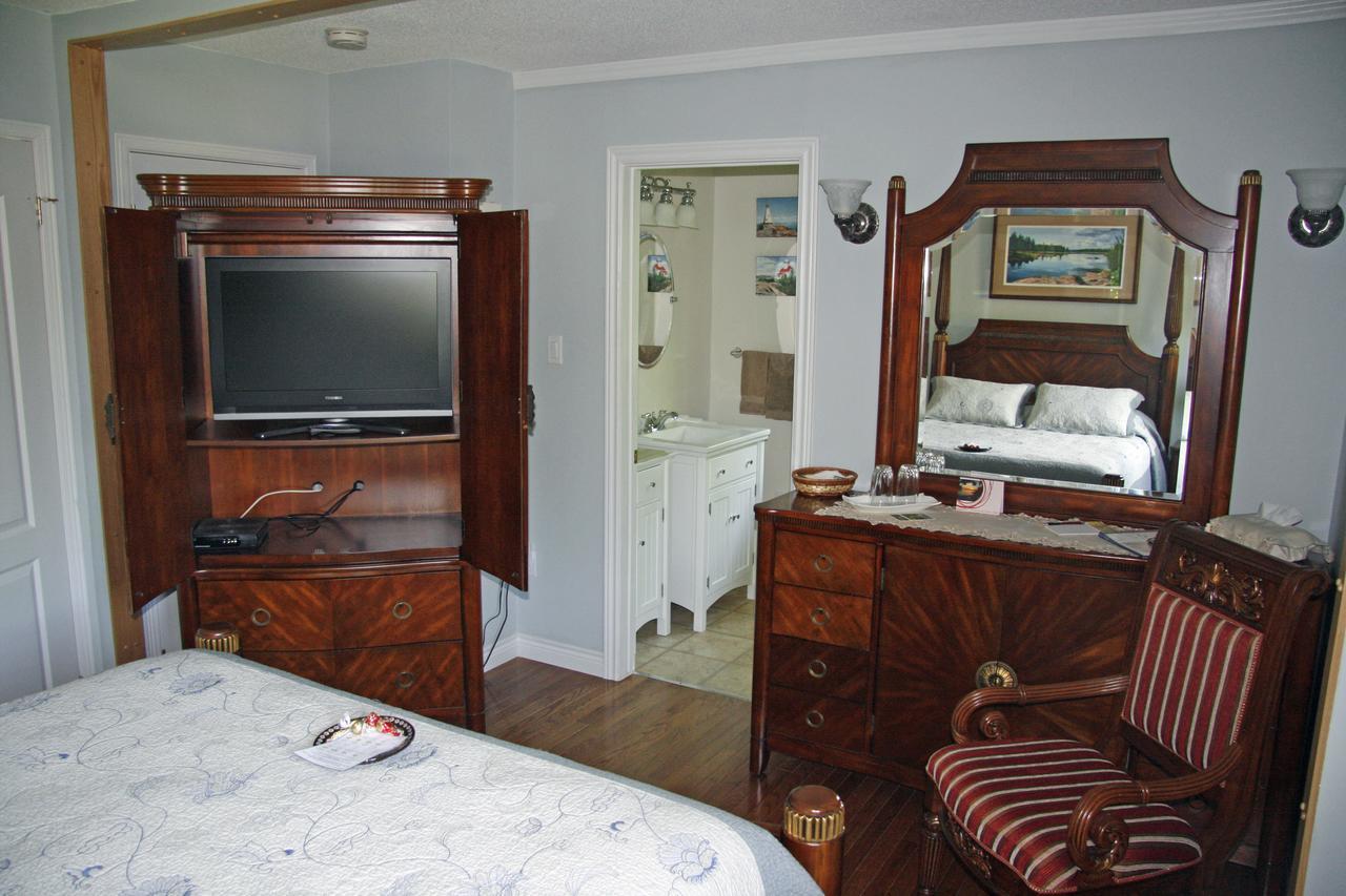 Victoria Harbour Tucked Inn The Harbour B&B מראה חיצוני תמונה