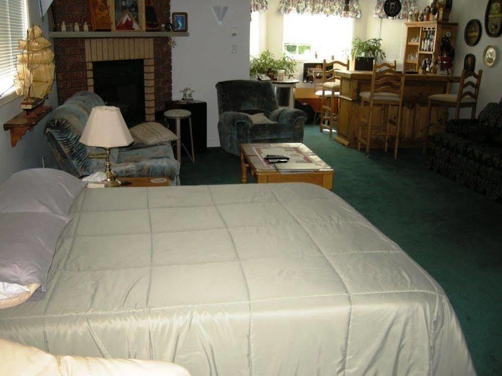 Victoria Harbour Tucked Inn The Harbour B&B מראה חיצוני תמונה