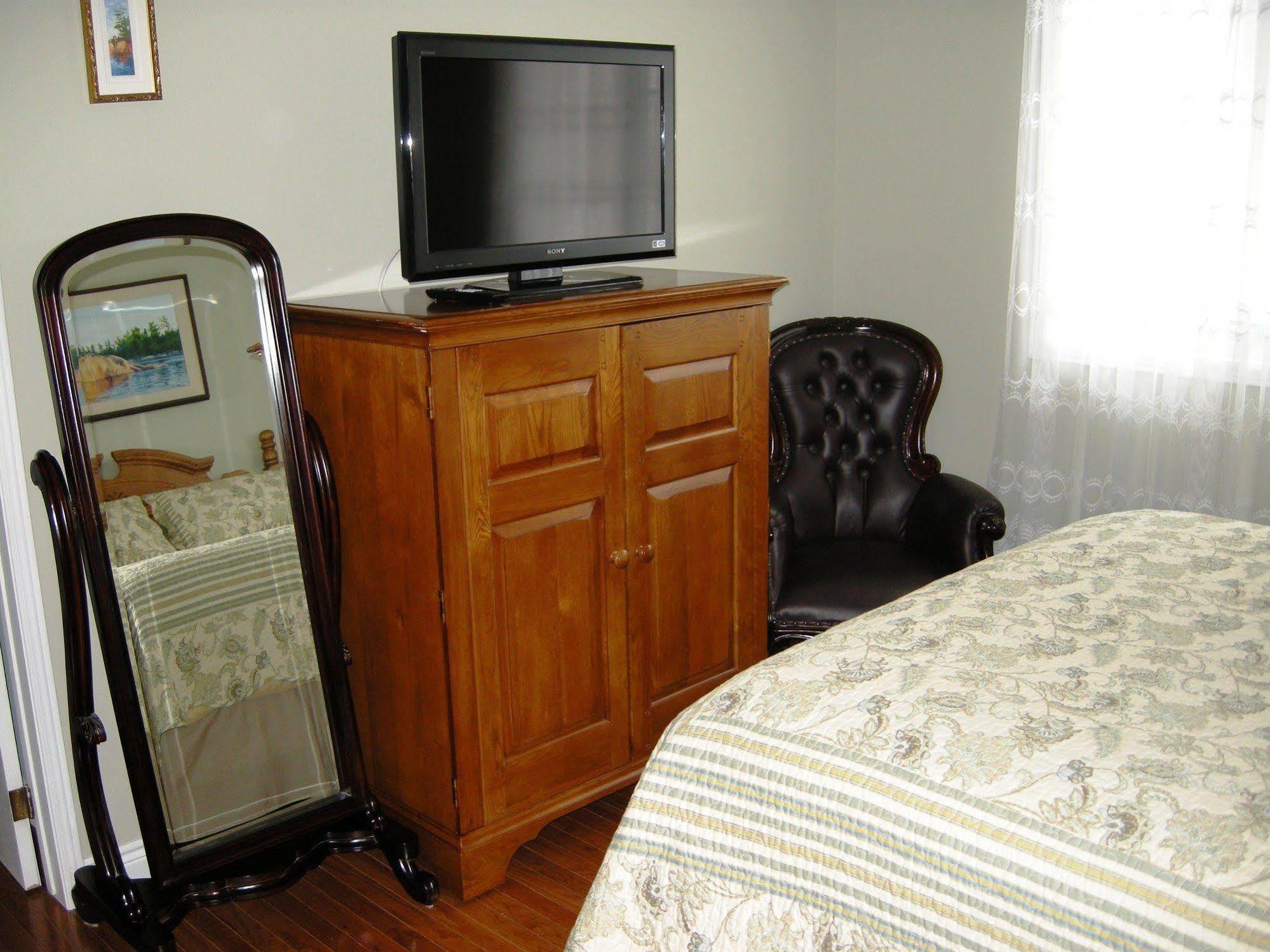 Victoria Harbour Tucked Inn The Harbour B&B מראה חיצוני תמונה